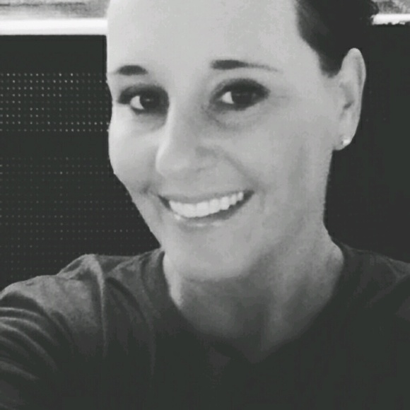 Meet your Posher, Tracy - Picture 1 of 1